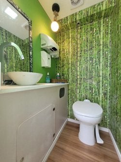 Como tornar seu evento inesquecível? Descubra o poder dos banheiros premium para criar experiências marcantes, confortáveis e sofisticadas.