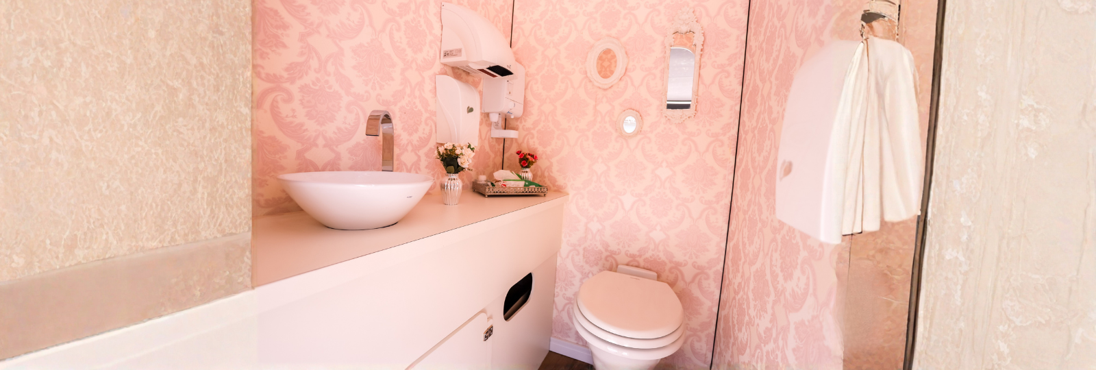 Banheiro para eventos com produtos premium